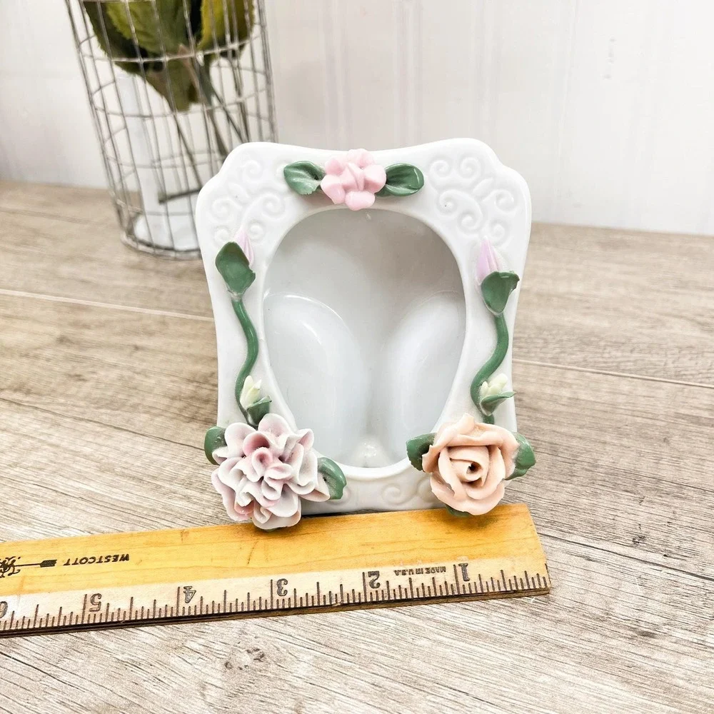 Vintage White Ceramic Floral‎ Picture Frame - 2x3 Photo Display